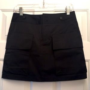 Kenneth Cole satiny cargo mini. Size 2.